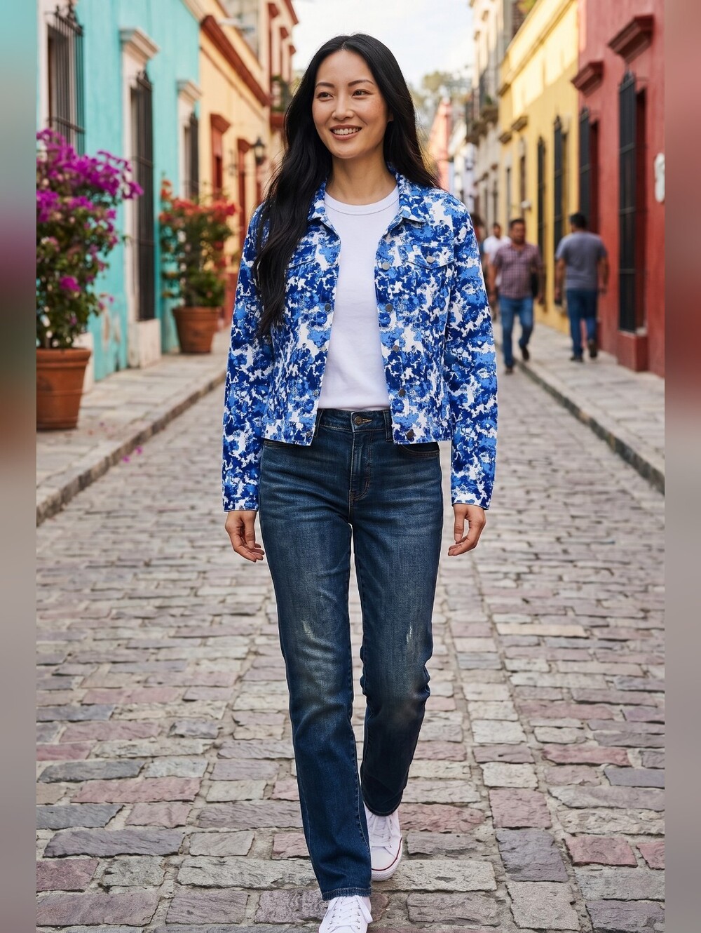 Nwot Chadwicks of Boston  White /Blue Floral Jean Jacket w/Stretch